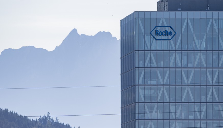 ARCHIVE IMAGE OF THE NOTICE THAT ETHOS REJECTS THE DESTRUCTION OF VOTING SHARES AS PART OF THE WITHDRAWAL OF NOVARTIS FROM ROCHE, ON MONDAY, NOVEMBER 15, 2021 - The headquarters of Roche Diagnostics International ...