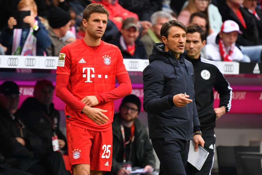 Niko KOVAC Trainer Bayern Muenchen mit Thomas MUELLER M�LLER,Bayern Muenchen vor Einwechslung, Fussball 1. Bundesliga,7.Spieltag,Spieltag07, FC Bayern Muenchen M - TSG 1899 Hoffenheim 1-2, am 05.10.20 ...