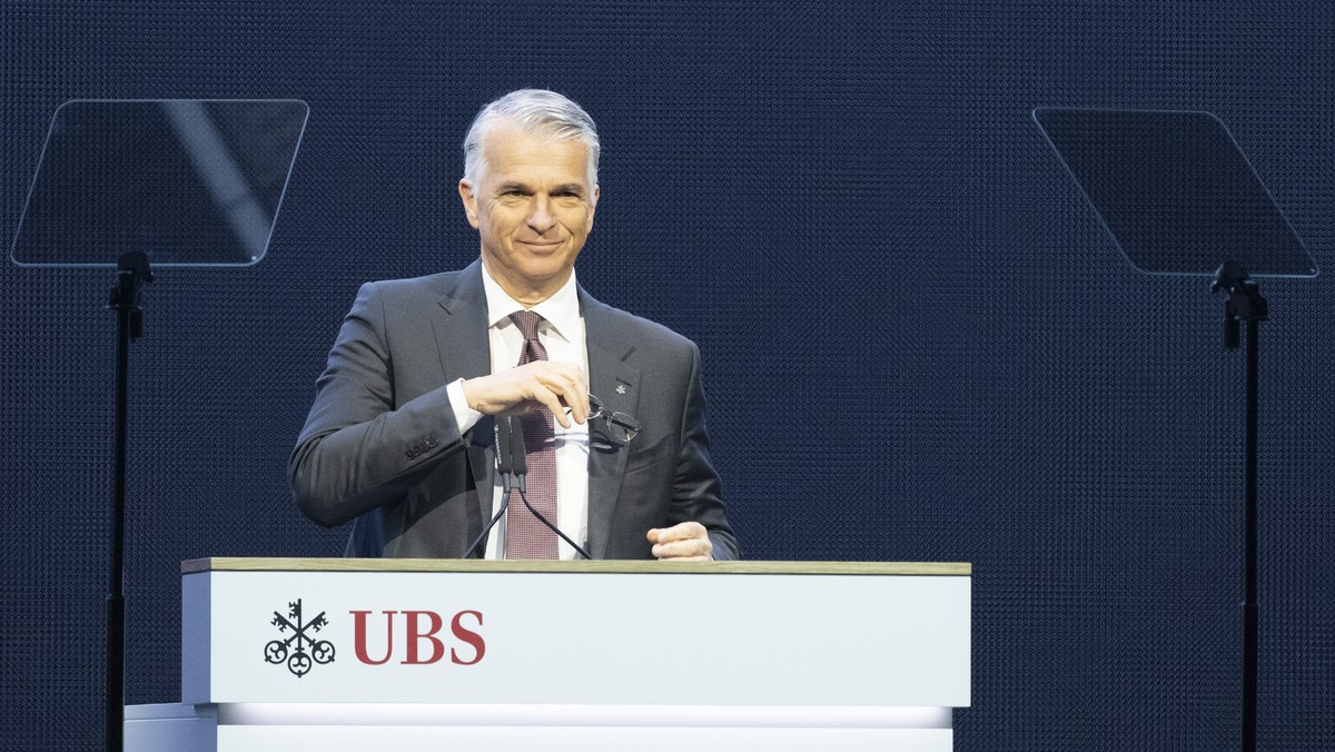 Der CEO von UBS, Sergio Ermotti bei seiner Rede, anlaesslich der Generalversammlung der Bank UBS in der Messe Luzern am Donnerstag, 10. April 2025 in Luzern. (KEYSTONE/Urs Flueeler).