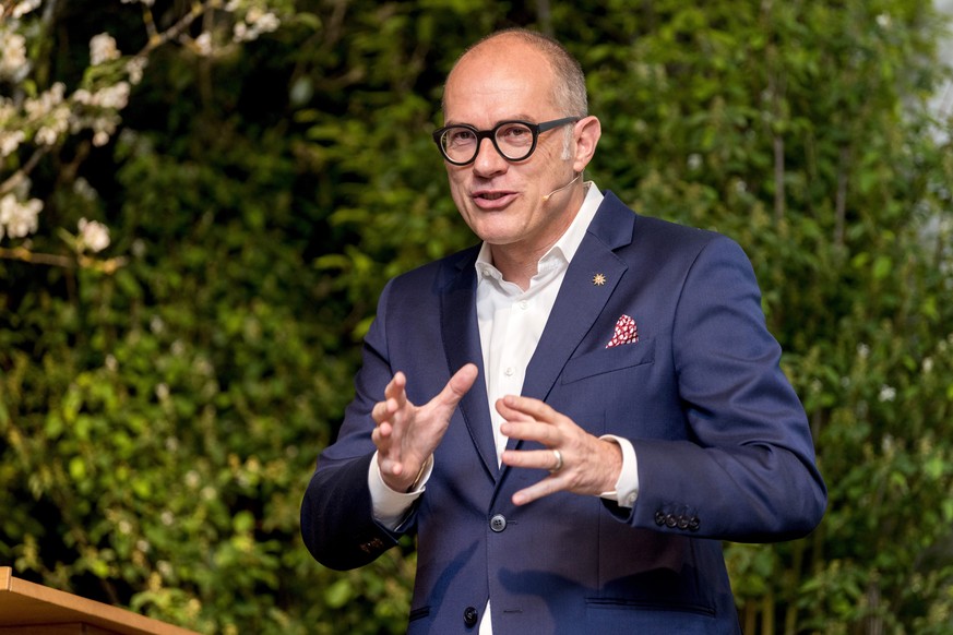 Juerg Schmid, Direktor Schweiz Tourismus, spricht an der Sommermedienkonferenz 2017 von Schweiz Tourismus, am Donnerstag, 20. April 2017 im alten Botanischen Garten in Zuerich. (PPR/Nick Soland)