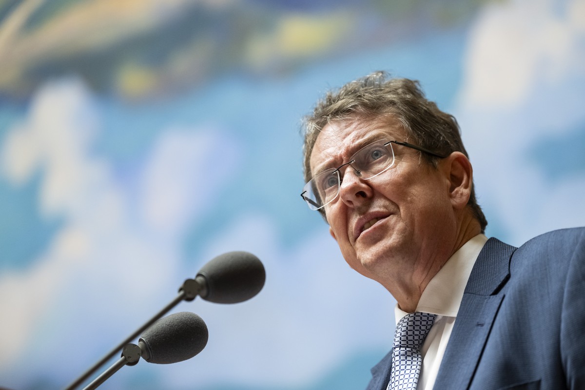 Bundesrat Albert Roesti spricht zur Debatte ueber die Hitzewelle und die Duerre, an der Herbstsession der Eidgenoessischen Raete, am Mittwoch, 30. September 2026 im Nationalrat in Bern. (KEYSTONE/Ales ...