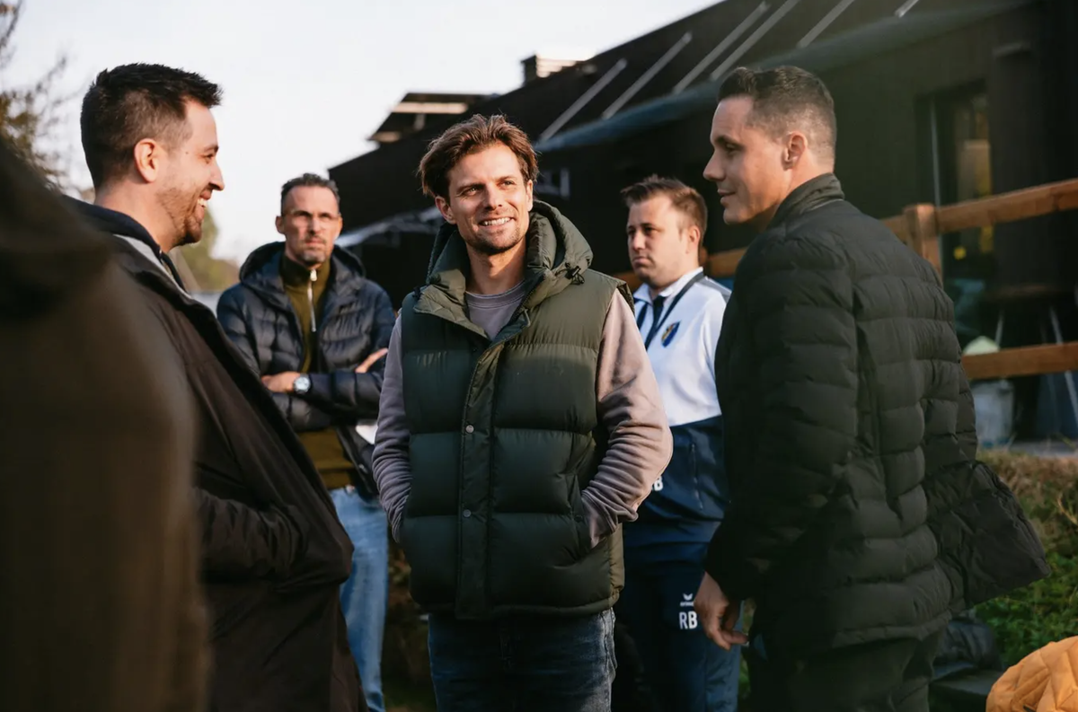 Im Vordergrund Valentin Stocker und David Degen, links hinten Marco Streller. Sie sind drei der Köpfe der neuen FCB-Sportkommission.