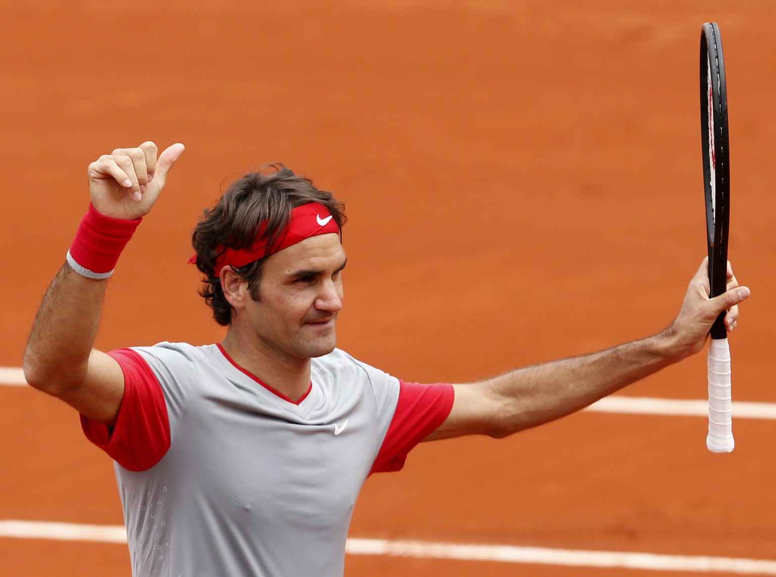 Federer gibt sich in der ersten Runde von Roland Garros keine Blösse