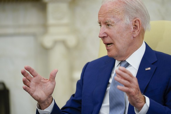 President Joe Biden meets with New Zealand Prime Minister Jacinda Ardern in the Oval Office of the White House, Tuesday, May 31, 2022, in Washington. (AP Photo/Evan Vucci)
Joe Biden,Jacinda Ardern