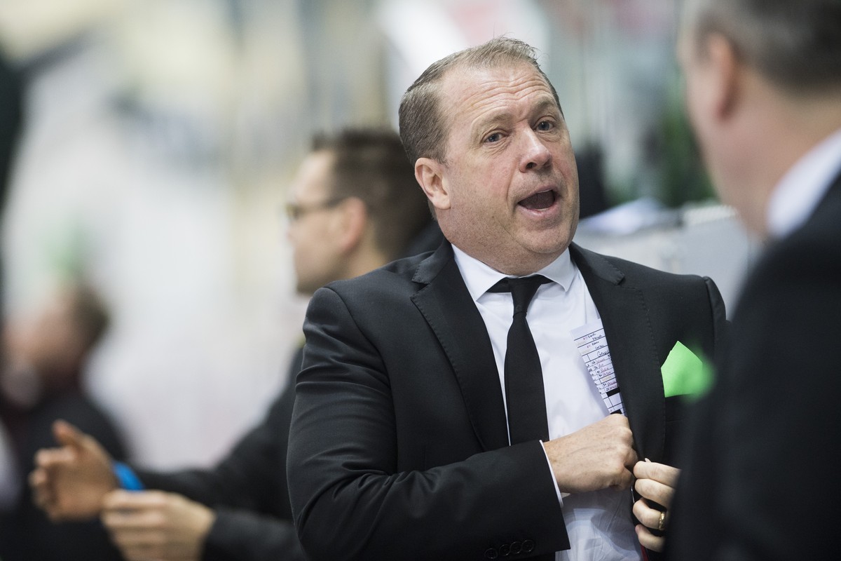 Lugano's Head Coach Greg Ireland, during the preliminary round game of National League Swiss Championship 2018/19 between HC Lugano and Geneve-Servette HC, at the ice stadium Corner Arena in Luga ...