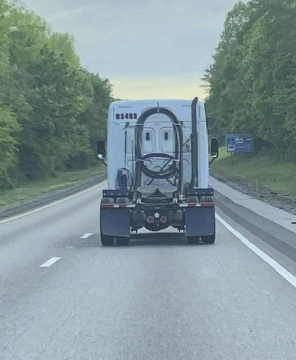 Du ... du siehst es doch auch, oder? Eine neue Folge von: Creepy Pareidolie aka: Dinge mit Gesicht