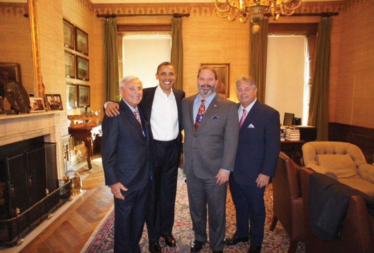 Martin, Barack et les deux fils Greenfield, qui reprendront plus tard l'affaire de papa.