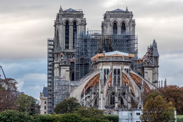 Notre-Dame die gerade restauriert wird.