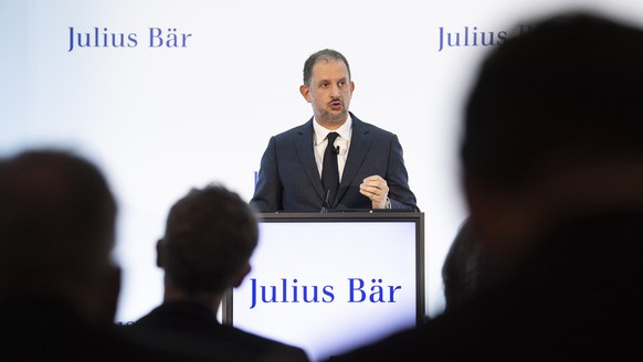 ARCHIVE - ZUM MORGIGEN RUECKTRITT DES JULIUS BAER CEO PHILIPP RICKENBACHER, STELLEN WIR IHNEN FOLGENDES BILDMATERIAL ZUR VERFUEGUNG - Philipp Rickenbacher, CEO der Julius Baer Bank, spricht an der Pre ...