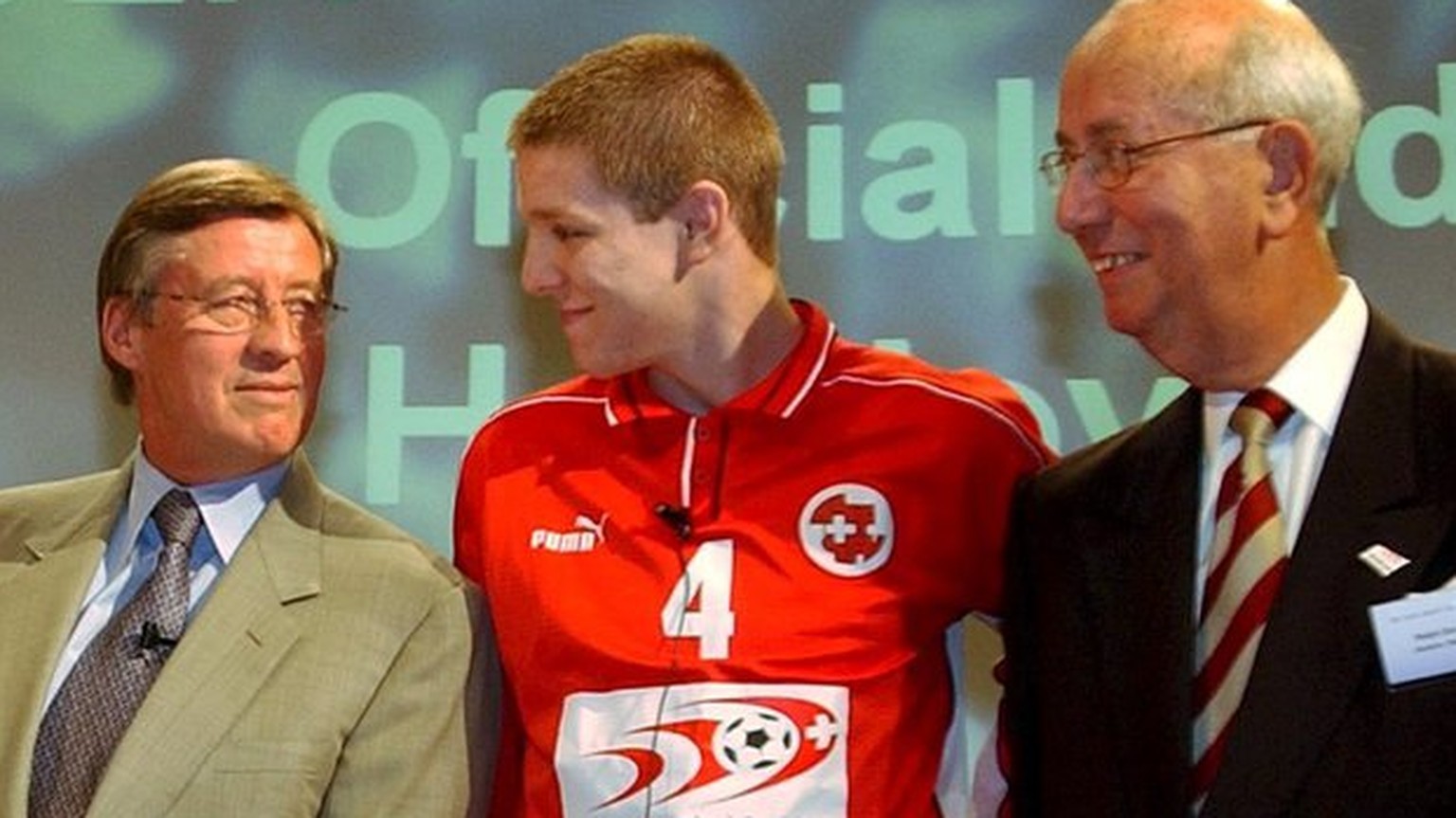 From left to right Austrian Friedrich Stickler, Austrian U19 soccer player Susanne Gahleitner, UEFA Chief Executive Gerhard Aigner, Swiss U17 soccer player Philippe Senderos and Swiss Ralph Zloczower, ...