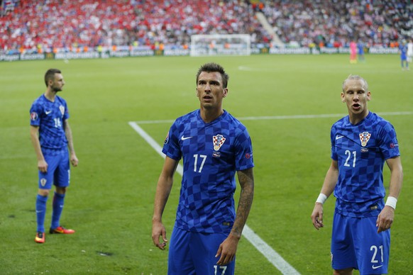 Leidtragende der Aktion am Freitag waren auch die kroatischen Nationalspieler. Hier Marcelo Brozovic, Mario Mandzukic und Domagoj Vida (v.l.).