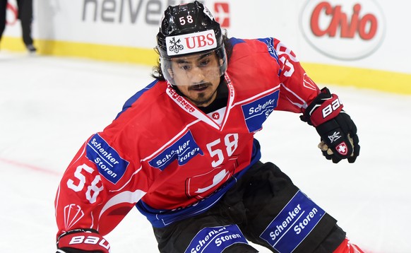 Team Suisse player Eric Blum during the game between Team Suisse and Dinamo Riga at the 91th Spengler Cup ice hockey tournament in Davos, Switzerland, Tuesday, December 26, 2017. (Keystone/Melanie Duc ...