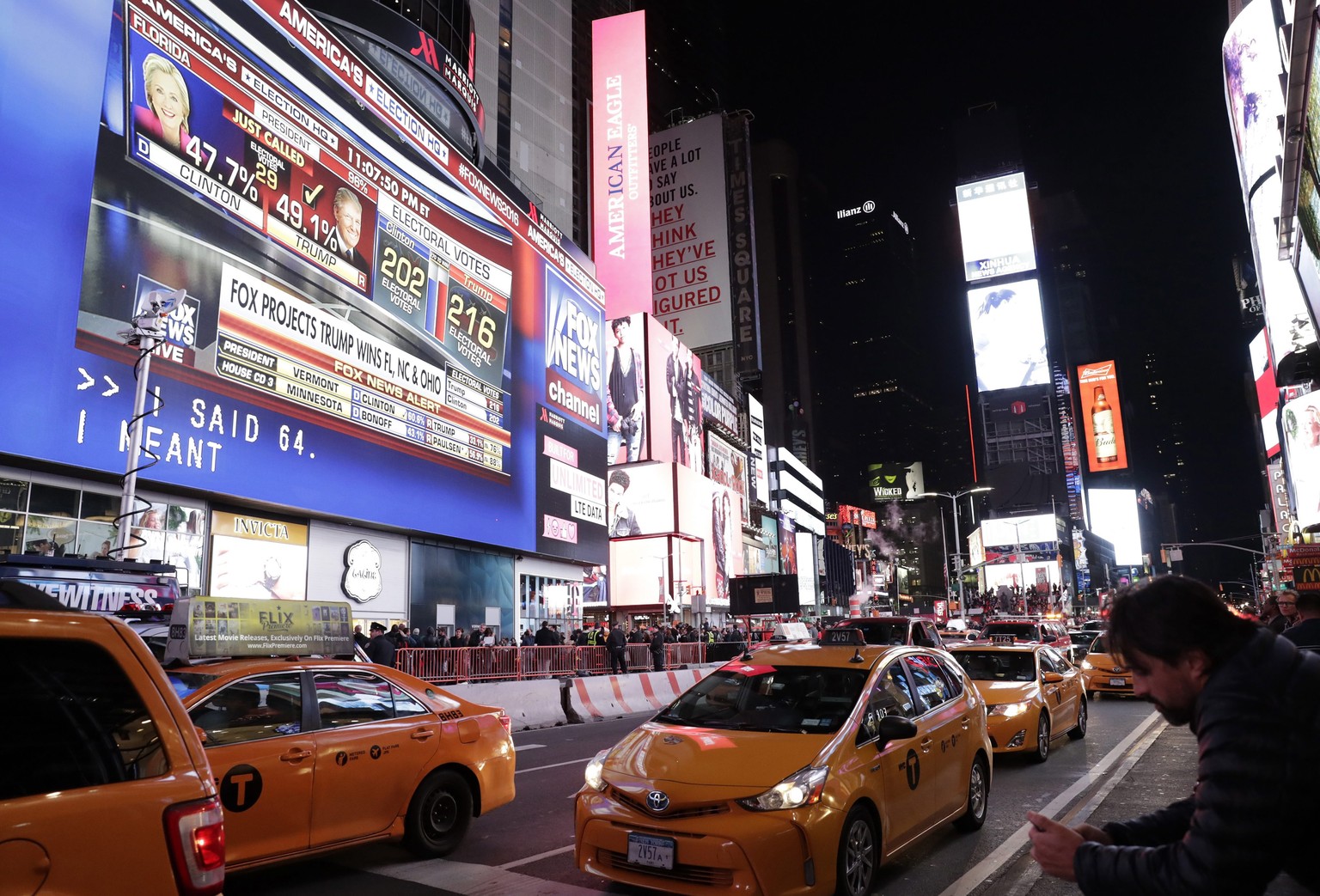 Auf dem riesigen Videoscreen am Times Square konnte man 2016 auf Fox News Trumps Sieg verfolgen.