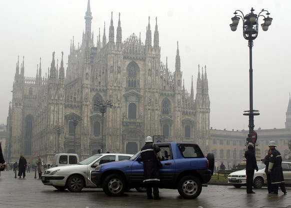 Grauer Dunst über Mailand, wie hier im Jahr 2002