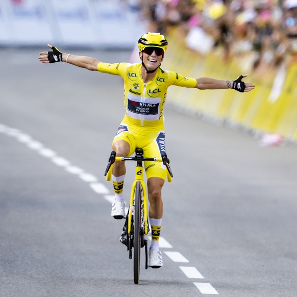 epa12282315 French rider Pauline Ferrand-Prevot of team Visma - Lease a Bike celebrates as she crosses the finish line to win the 9th stage and the 4th edition of the Women&#039;s Tour de France cycli ...