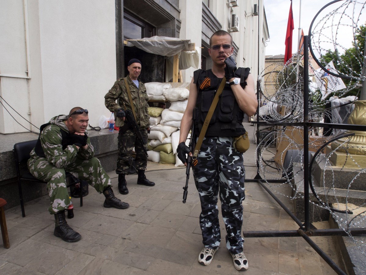 Prorussische Milizen in Lugansk.