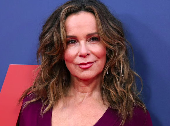 «Sie war mutig», sagt Schauspielerin Jennifer Grey über ihre verstorbene Mutter.