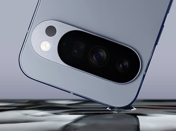 Das Basismodell des Pixel 10 ist offenbar neu nebst der bisherigen Weit- und Ultraweitwinkelkamera auch mit einem Teleobjektiv ausgestattet.