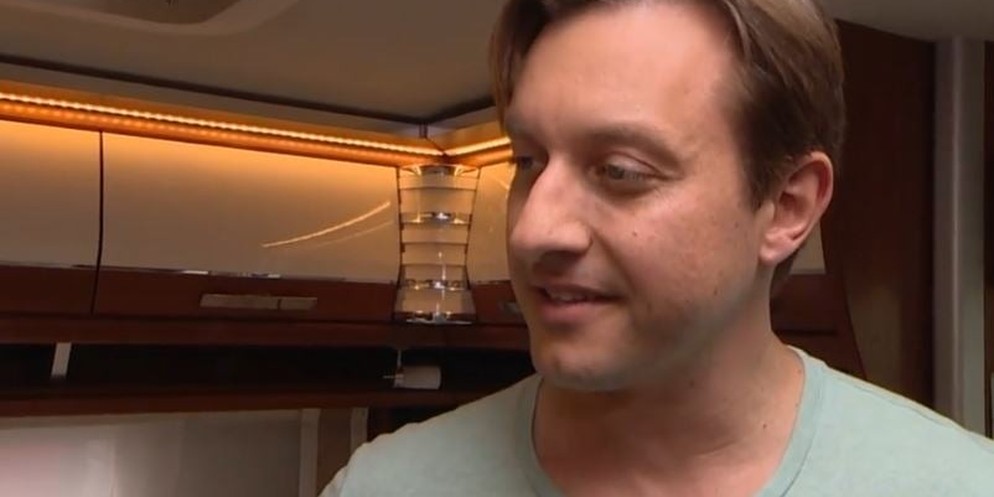 Entertainer Dustin Nicolodi bezaubert sein Publikum schon seit 15 Jahren als «Der Grosse Coperlin». Zum dritten Mal ist der Comedy-Zauberer dieses Jahr beim Zirkus Knie mit dabei. In der Sendung spric ...