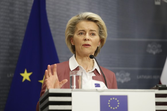 epa09609439 European Commission President Ursula von der Leyen speaks during a joint press conference with Latvian Prime Minister and NATO Secretary General after their meeting in Riga, Latvia, 28 Nov ...