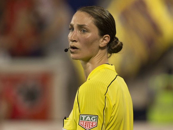 US: Red Bulls vs Montreal Impact Assistant referee Kathryn Nesbitt during MLS Fussball Herren USA game between New York Red Bulls &amp; Montreal Impact NYRB won 3 - 1 PUBLICATIONxINxGERxSUIxAUTxONLY L ...