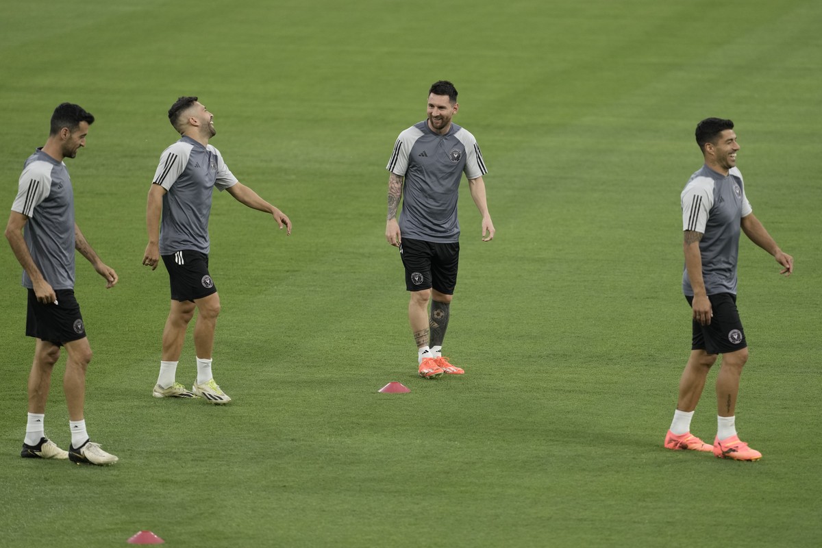 Inter Miami's Sergio Busquets, from left, Jordi Alba, Lionel Messi and Luis Suarez, train a day ahead of a CONCACAF Champions Cup quarter final second leg soccer match against Monterrey, in Monte ...