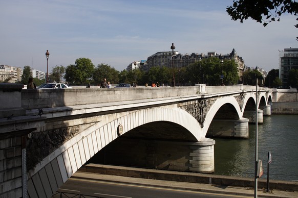 Einige Brücken in Frankreich sind marrode. Hier zu sehen: die Seinebrücke.