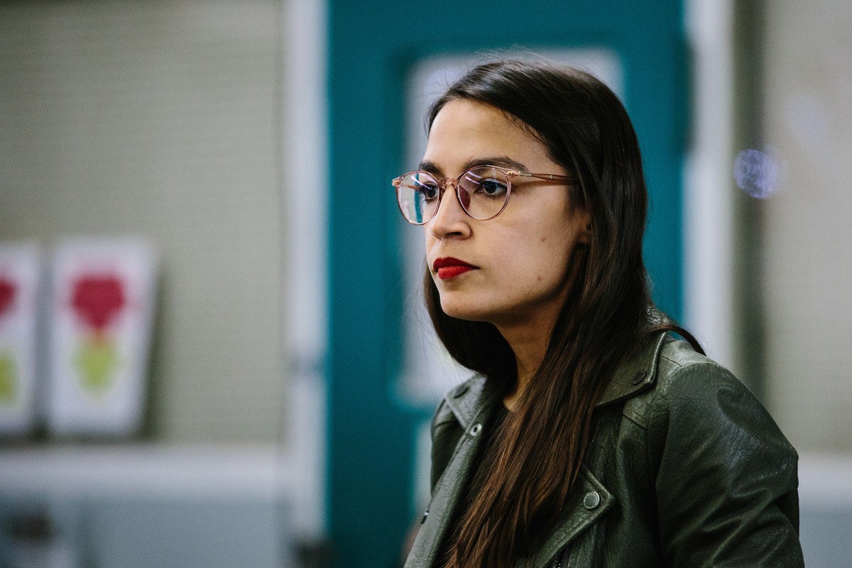 epa07067776 New York City congressional nominee Alexandria Ocasio-Cortez attends a tour event as part of her congressional campaign, in The Bronx, New York, USA, 03 October 2018. Ocasio-Cortez attende ...