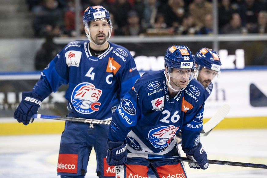 Zuerichs Simon Bodenmann reagiert im Eishockeyspiel der National League zwischen den ZSC Lions und dem HC Davos am Samstag, 19. November 2022, in der Swiss Life Arena in Zuerich. (KEYSTONE/Ennio Leanz ...