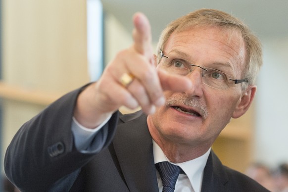 Der Regierungsrat Andreas Barraud von der SVP anlaesslich der Schwyzer Regierungsratswahlen vom Sonntag, 20. Maerz 2016, im Kollegi in Schwyz. (KEYSTONE/Urs Flueeler)