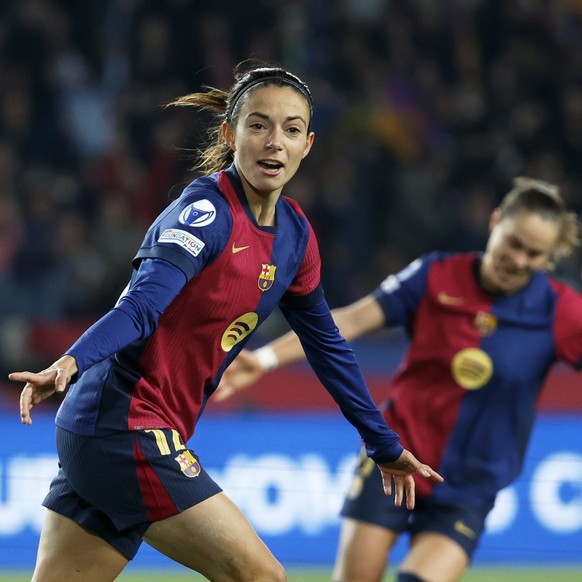 Barcelona&#039;s Aitana Bonmati, left, celebrates after scoring her side&#039;s second goal during the women&#039;s Champions League group D soccer match between FC Barcelona and Manchester City at th ...