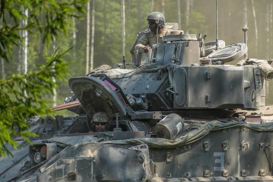 July 24, 2025 - Tapa, Estonia - The Apache Troop, 5th Squadron, 7th Cavalry Regiment, 1st Armored Brigade Combat Team, 3rd Infantry Division, utilize an M7A4 Bradley Fighting Vehicle to conduct crew g ...