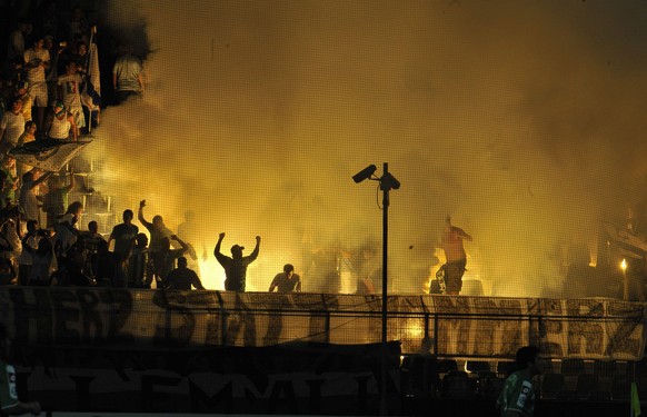 Häme gehört zu Red Bull Salzburg: Im Champions-League-Spiel 2009 hatten Haifa-Fans das Spruchband «Herz statt Kommerz» mitgebracht.