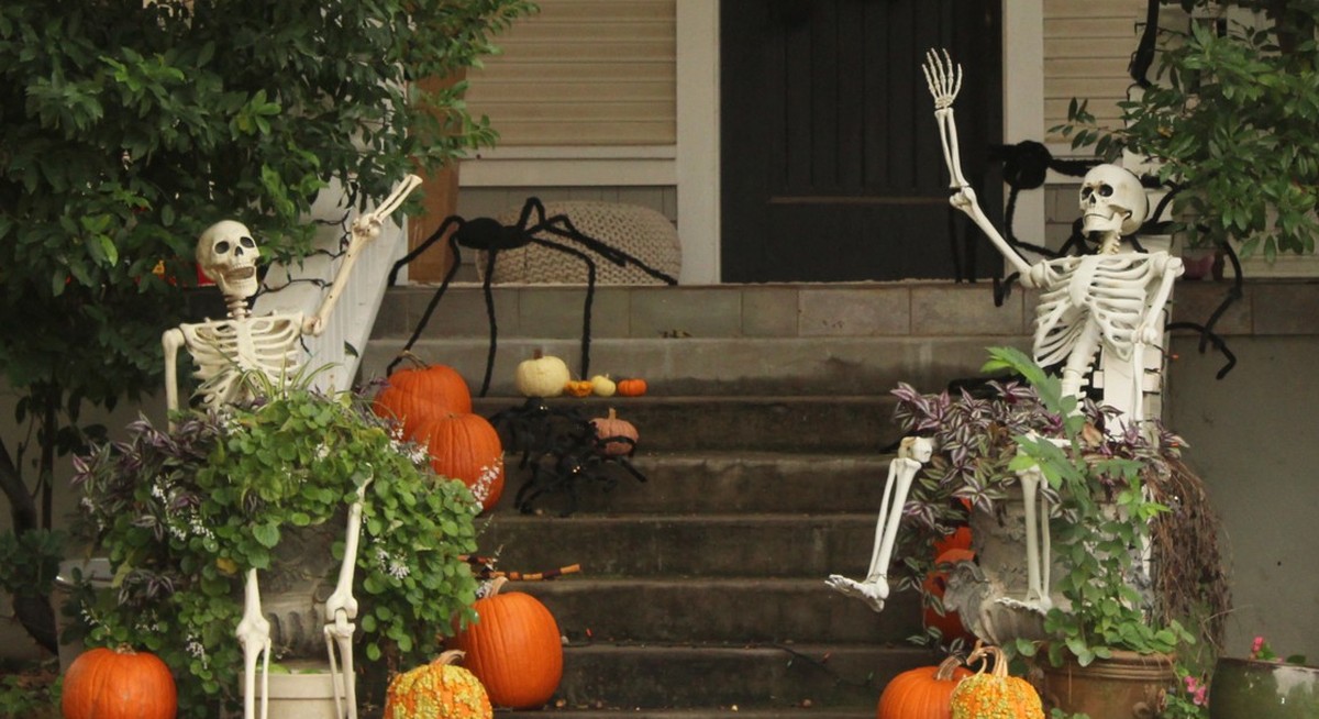 De l’Etat de Washington au Texas, découvrez 31 photos de maisons américaines décorées pour Halloween, entre squelettes géants et monstres gonflables.