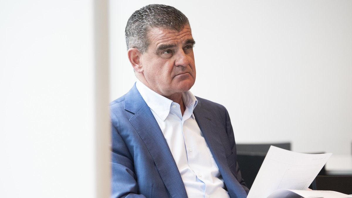 Verwaltungsratspraesident Peter Spuhler verfolgt die Bilanzmedienkonferenz der Stadler Rail, am Donnerstag, 5. Maerz 2020, in Bussnang. (KEYSTONE/Gian Ehrenzeller)