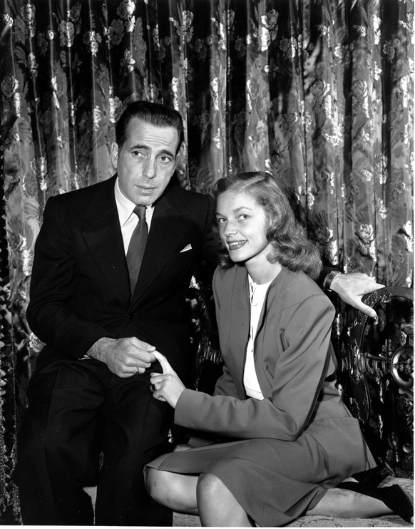Eine Aufnahme des Ehepaars Humphrey Bogart und Lauren Bacall aus dem Jahr 1945.&nbsp;