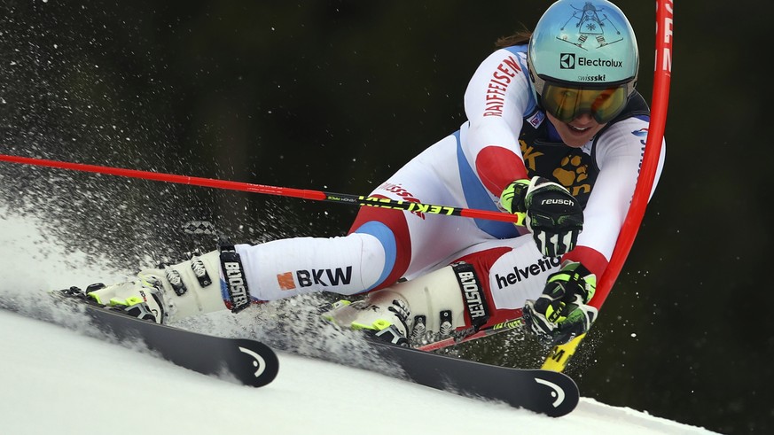 Switzerland&#039;s Wendy Holdener speeds down the course during an alpine ski, women&#039;s World Cup giant slalom in Kranjska Gora, Slovenia, Saturday, Jan. 6, 2018. (AP Photo/Marco Trovati)