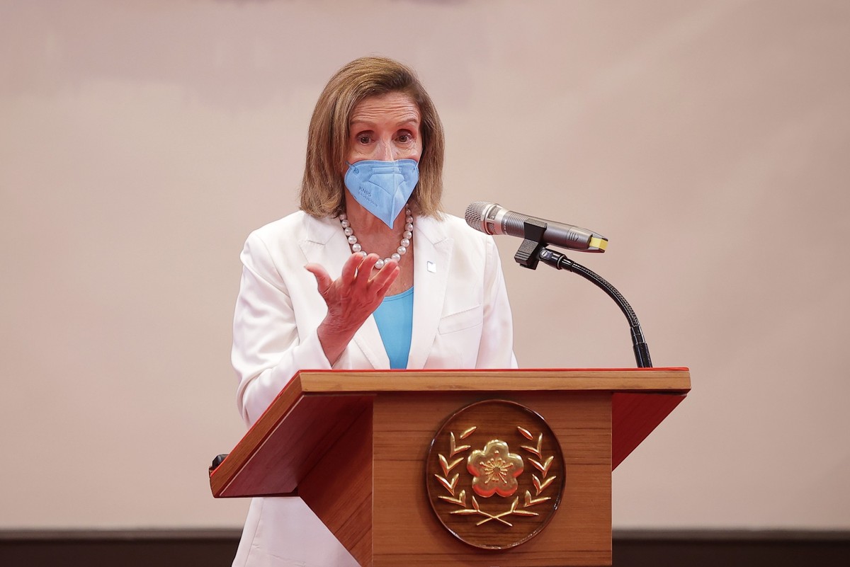 epa10103676 A handout photo made available by the Taiwan Presidential office shows US House Speaker Nancy Pelosi speaking to reporters during a press conference at the Presidential Palace in Taipei, T ...