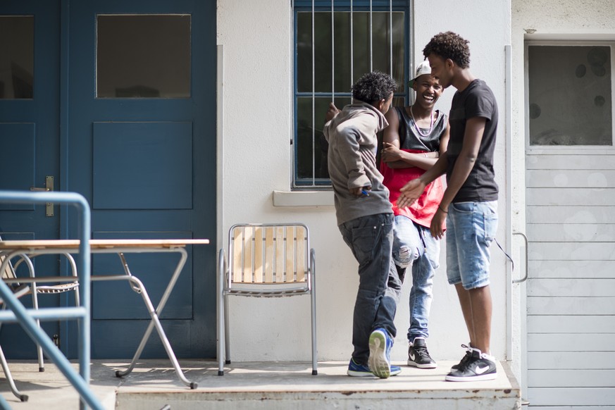 Asylbewerber in Zürich. Flüchtlinge sind diesen Sonntag in mehreren Zeitungen das Thema.