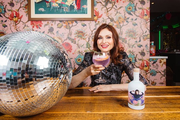 Sophie Ellis-Bextor Pink Marmalade Gin https://pinkmarmaladegin.co.uk/product/sophie-ellis-bextor-limited-edition/