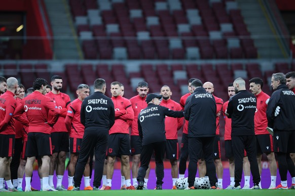 epa12849202 Albanian national team head coach Sylvinho (C) leads the team's training session in Warsaw, Poland, 25 March 2026. Albania will face Poland in the 2026 FIFA World Cup European play-of ...