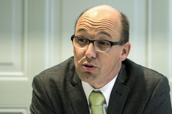 CVP Nationalrat Stefan Mueller-Altermatt, SO, spricht an einer Medienkonferenz ueber die Umweltpolitik am Montag, 14. Oktober 2013, in Bern. (KEYSTONE/Peter Schneider)