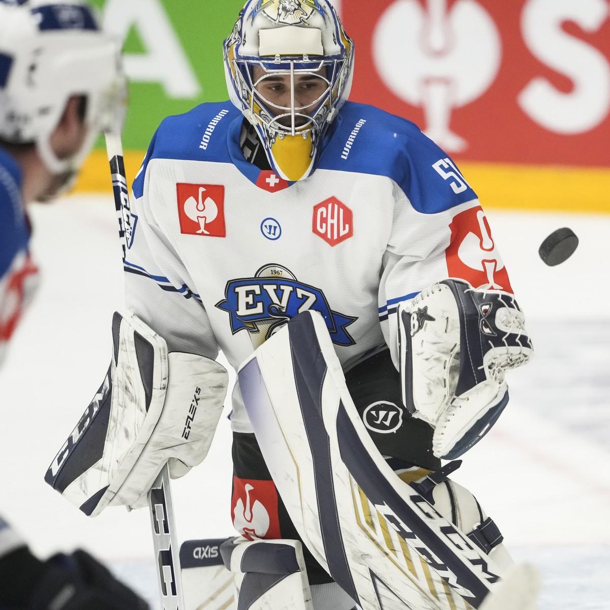 epa09434238 Goalkeeper Luca Hollenstein (EV ZUG) during the Champions Hockey League match SonderjyskE vs EV Zug in Vojens, Denmark, 28 August 2021. EPA/Claus Fisker DENMARK OUT