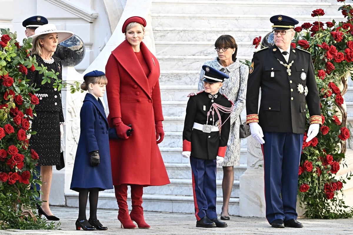 Prinzessinen und Prinzen, am 19. November in Monaco vereint: (von links) Caroline, Gabriella, Charlene, Jacques, Stephanie und Albert II
