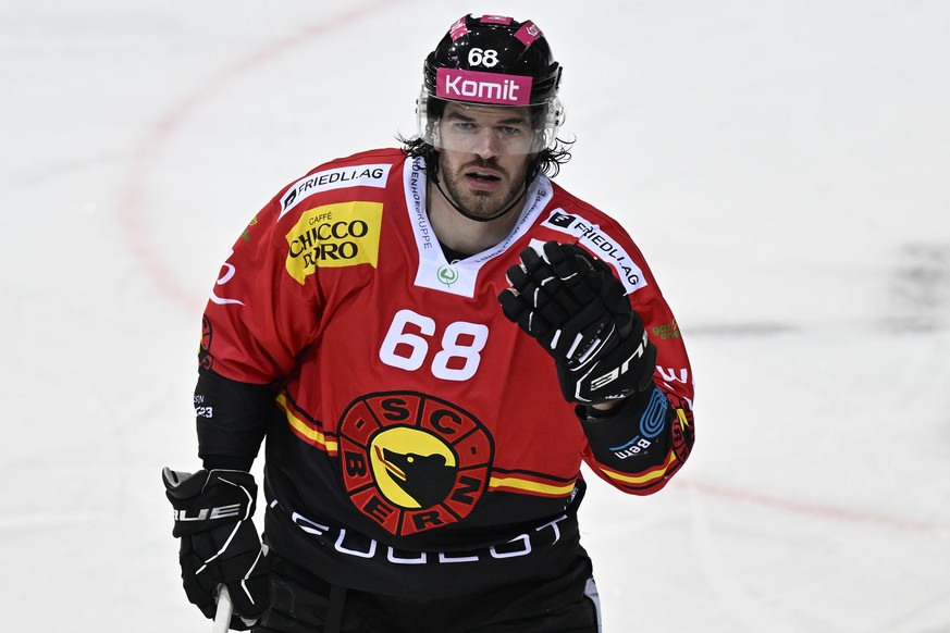 Berns Eric Gelinas im Eishockey Qualifikationsspiel der National League zwischen dem SC Bern und dem HC Ajoje, am Samstag, 25. Februar 2023, in der PostFinance Arena in Bern. (KEYSTONE/Peter Schneider ...