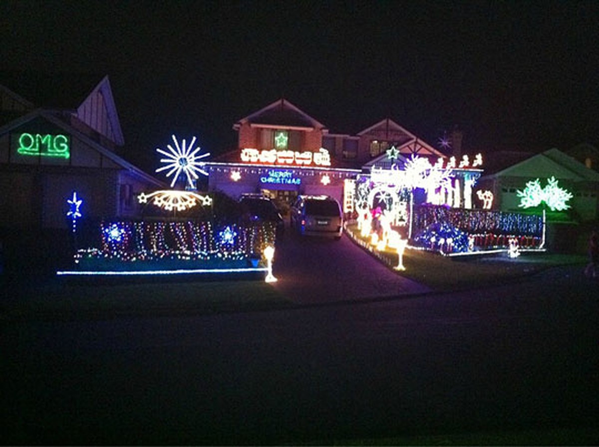 weihnachts deko fails http://grabberwocky.com/19-hilarious-christmas-decorations/