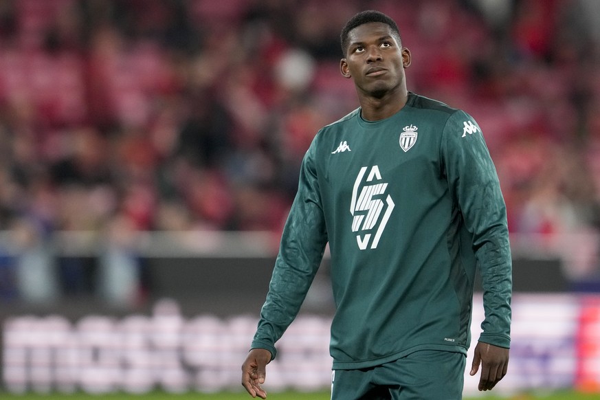 Monaco&#039;s Breel Embolo looks on during warm up before a Champions League playoff second leg soccer match between SL Benfica and AS Monaco at the Luz stadium in Lisbon, Tuesday, Feb. 18, 2025. (AP  ...