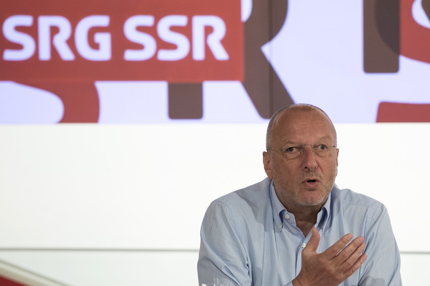 Roger de Weck, Generaldirektor der SRG, spricht an einem Medienfruehstueck ueber den Service Public von SRG SSR, am Dienstag, 4. Oktober 2016, in Bern. (KEYSTONE/Peter Schneider)