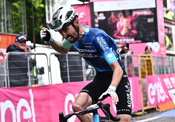 epa11340021 French rider Valentin Paret Peintre of Decathlon Ag2r La Mondiale team celebrates after crossing the finish line and winning the 10th stage of the 107 Giro d&#039;Italia 2024, cycling race ...