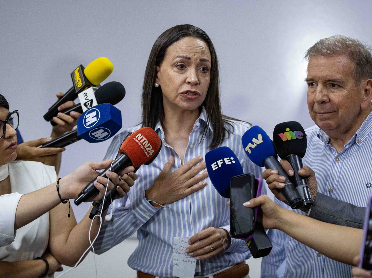 epa11413455 Former deputy Maria Corina Machado speaks during a press conference in Caracas, Venezuela, 15 June 2024. The Vente Venezuela (VV) party, led by opposition member María Corina Machado, deno ...